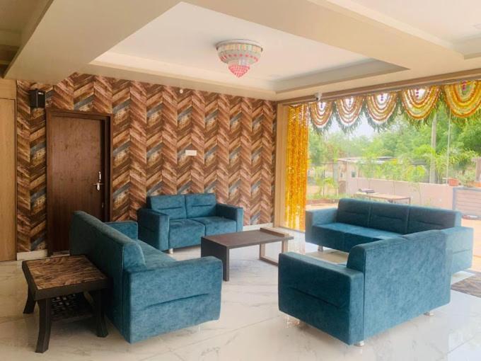 Swapnapurti Lodge, Akkalkot Akalkot Eksteriør bilde