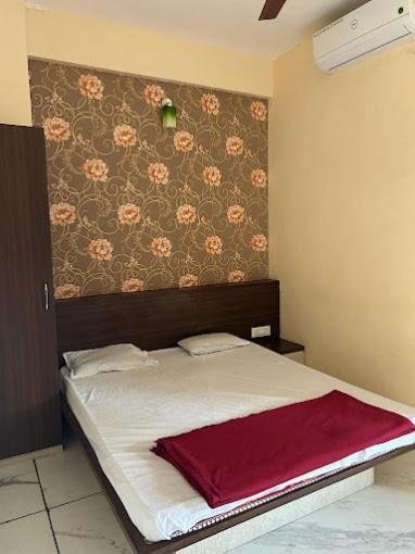 Swapnapurti Lodge, Akkalkot Akalkot Eksteriør bilde
